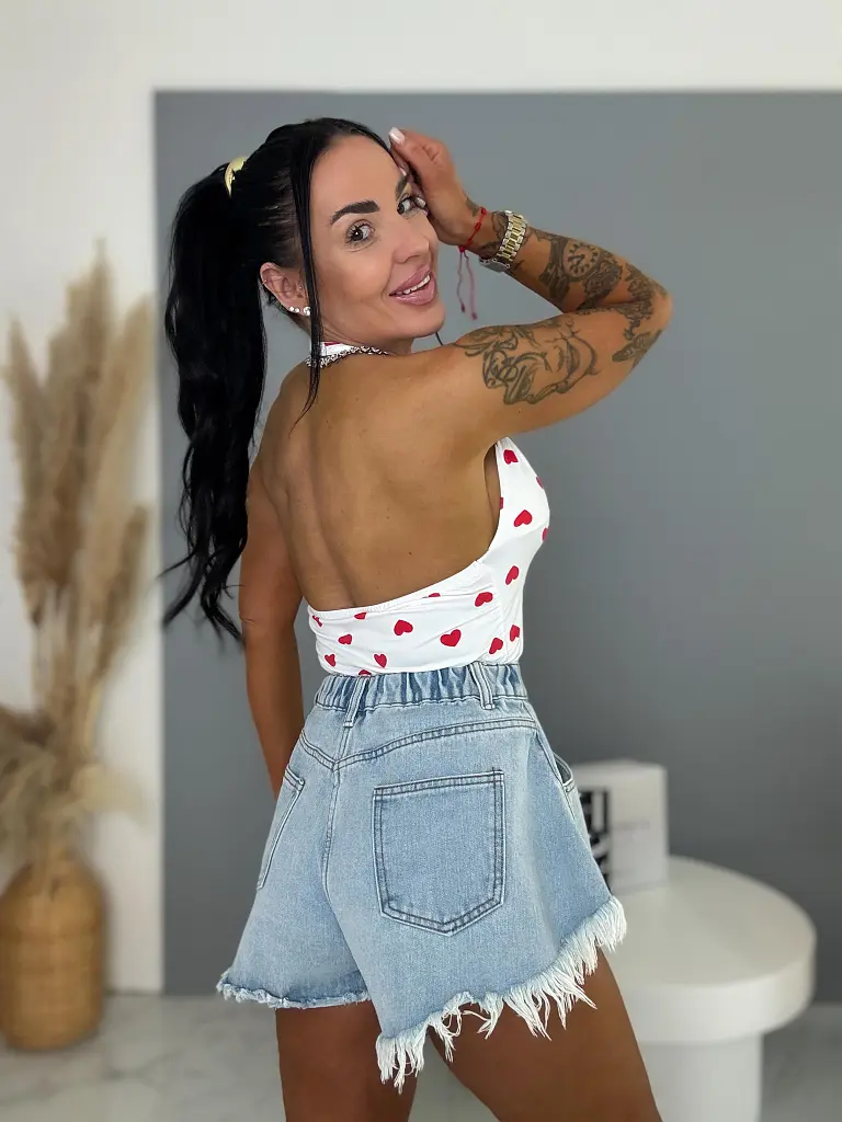 Body so srdiečkami a viazaním okolo krku LOVE - next