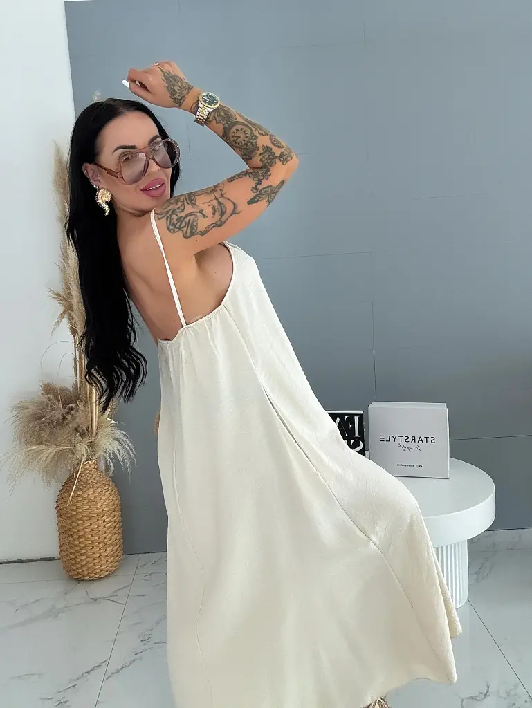 Dlhé šaty s tenkými ramienkami dzobené kamienkami BELLA - next