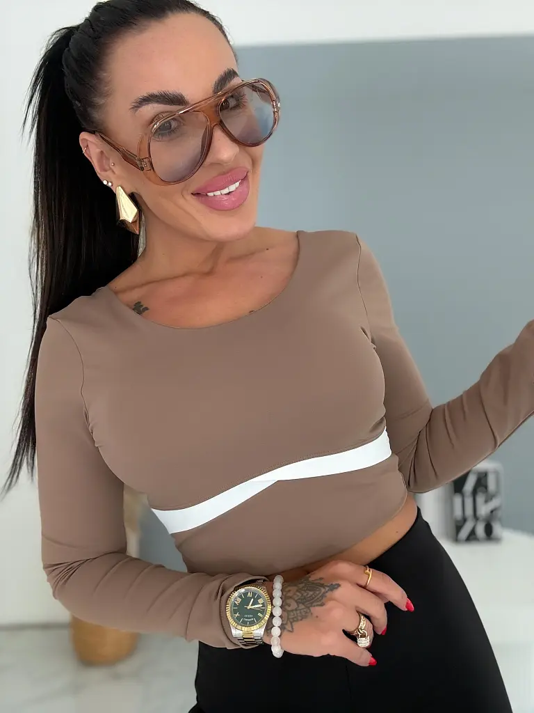Elastický crop top s vypchávkami LINE