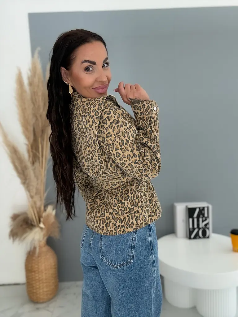 Džínsová bunda s leopardím vzorom a opaskom LEON - next