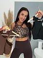 Vystužený športový crop top s leopardím vzorom CARA