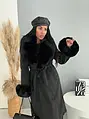 Dlhý vlnený kabát s kožušinovými detailmi MISTRESS