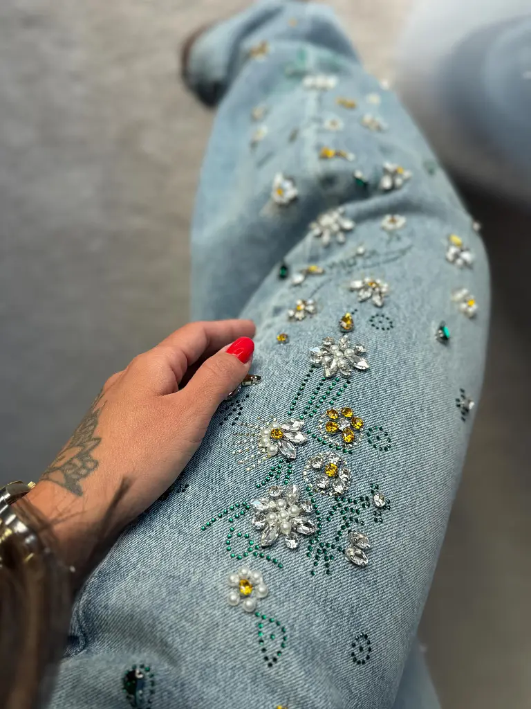 Baggy fit rifle zdobené kamienkami a perlami ZARA - next