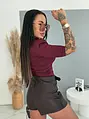 Wine koženkový skort so zlatou ozdobou MATE
