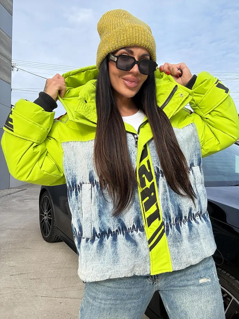 Bunda s kapucňou a denimovým detailom BLUSH - next