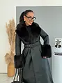 Dlhý kabát z ekokože s opaskom a kožušinou BELLA NOIR