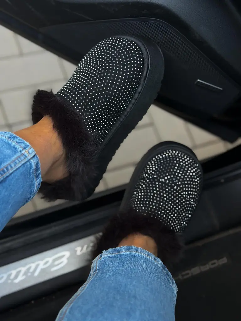 Teplé semišové topánky zdobené kamienkami GLAM - next